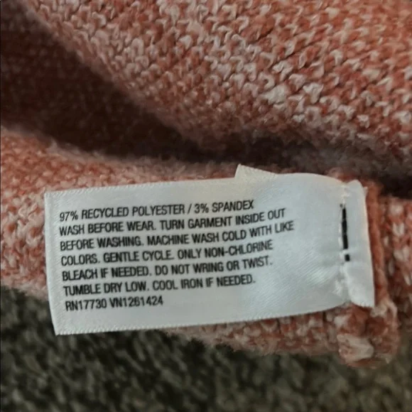 Women's Houndstooth Cardigan Sweater - Rust and Cream - Picture 4 of 7